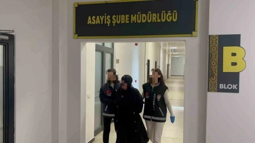Kendisine istismarda bulunduğunu iddia ettiği şahsı &ouml;ld&uuml;ren kadın tutuklandı
