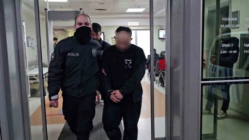 Kendisini yakalayan bek&ccedil;inin parmağını ısırdı "Ben bir şey yapmadım" dedi
