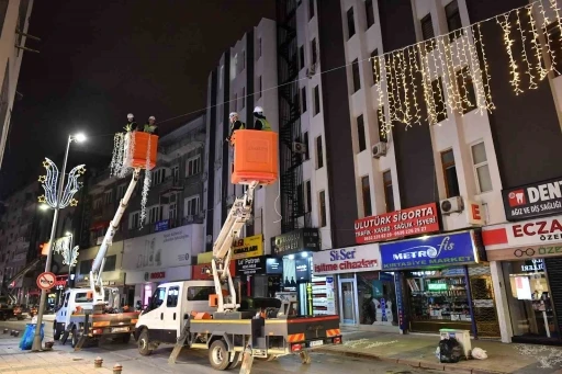 Kent merkezini aydınlatacak LED d&ouml;n&uuml;ş&uuml;m &ccedil;alışmaları başladı
