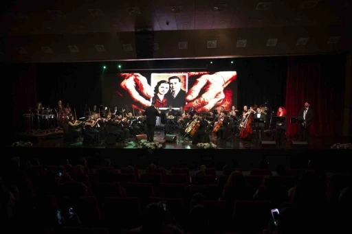 Kent Orkestrası yeni yılın ilk konserinde sanatseverleri b&uuml;y&uuml;ledi
