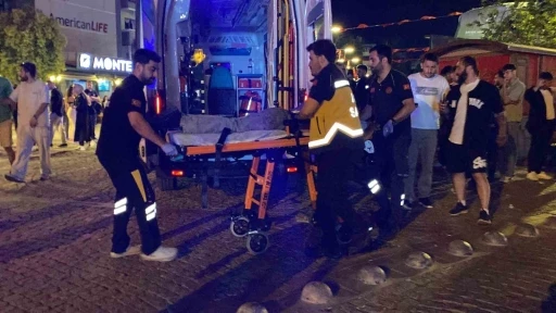Kentin göbeğinde 17 yaşındaki genç bıçaklandı
