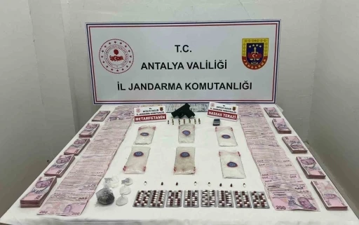 Kepez&rsquo;de 1 kilo 260 gram uyuşturucu madde ele ge&ccedil;irildi
