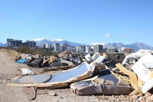 Kepez&rsquo;de 2025&rsquo;te &ccedil;evreyi kirletenlere toplam 3 milyon lira para cezası kesildi
