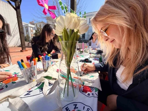 Kepez&rsquo;de anneler &ccedil;anta boyadı
