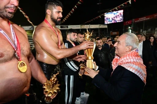 Kepez&rsquo;in başpehlivanı Enes Doğan

