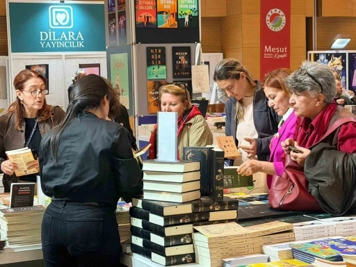 Kepez Kitap Fuarı kapılarını a&ccedil;tı: Edebiyat dolu 10 g&uuml;n başladı
