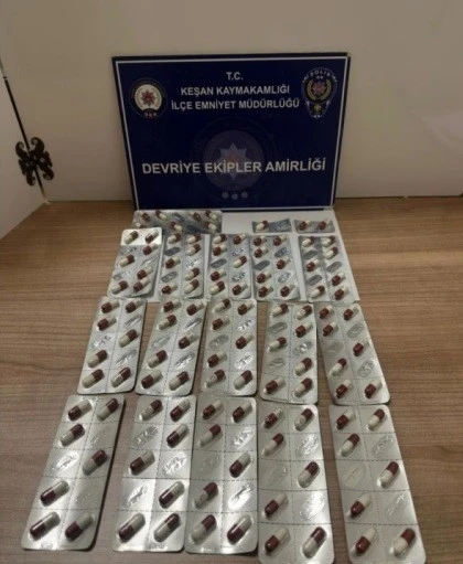 Keşan&rsquo;da bir ş&uuml;phelinin &uuml;zerinde 115 sentetik ecza ele ge&ccedil;irildi
