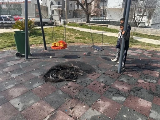 Keşan&rsquo;da &ccedil;ocuk parkında yakılan ateş oyun gruplarına zarar verdi
