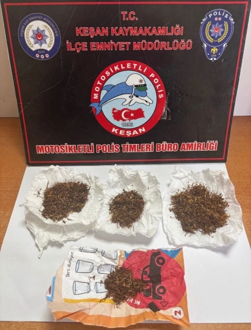 Keşan’da polisin durdurduğu 4 şüpheliden uyuşturucu ele geçirildi
