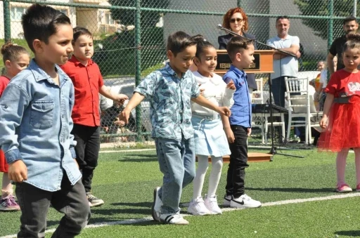 Keşan&rsquo;da Romanlar G&uuml;n&uuml; kutlamaları renkli g&ouml;r&uuml;nt&uuml;lere sahne oldu
