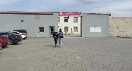 Kesinleşmiş 19 yıl hapis cezası olan firari h&uuml;k&uuml;ml&uuml; yakalandı
