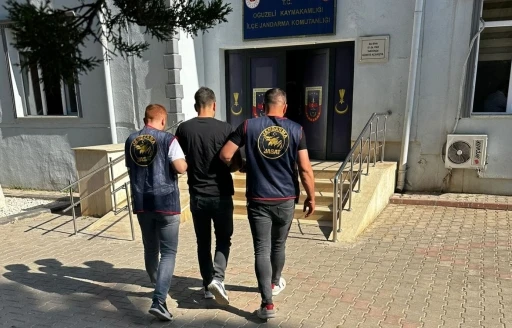 Kesinleşmiş 22 yıl cezası bulunan uyuşturucu taciri yakalandı
