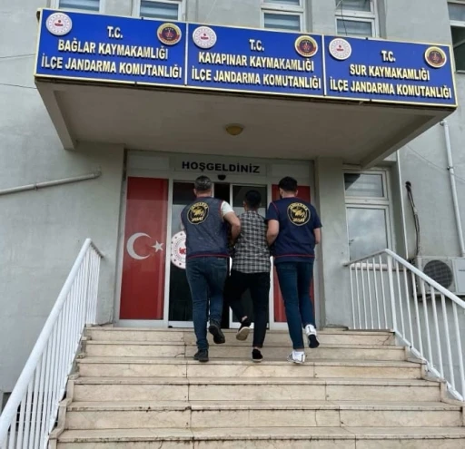 Kesinleşmiş hapis cezası bulunan 2 şahıs yakalandı

