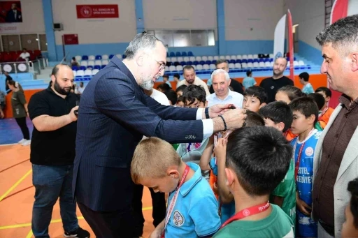 Kestel Belediyesi&rsquo;nden gen&ccedil; sporculara &ccedil;ifte destek
