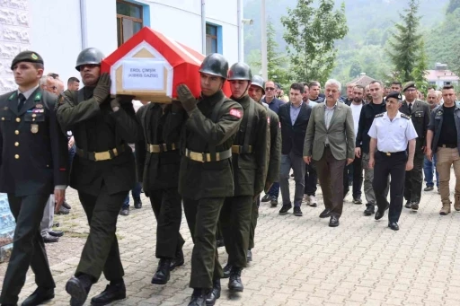 Kıbrıs Gazisi Erol &Ccedil;imşir son yolculuğuna uğurlandı
