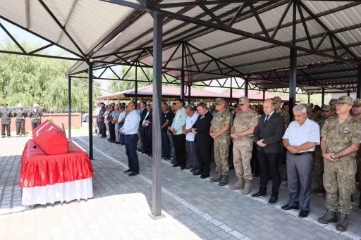Kıbrıs Gazisi G&uuml;ng&ouml;r son yolculuğuna uğurlandı
