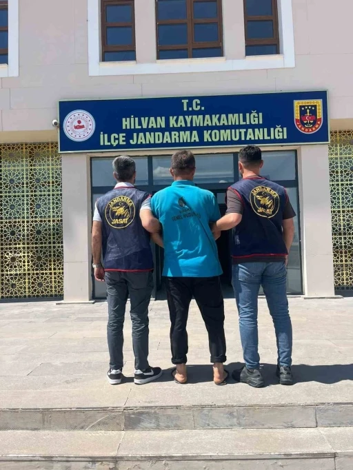 Kılık değiştirerek saklanan cinayet zanlısı yakalandı

