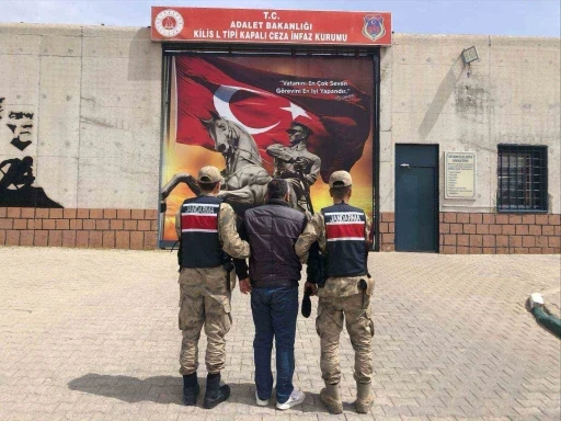 Kilis’te dolandırıcılık ve hırsızlık suçundan aranan şahıs yakalandı
