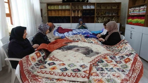 Kilis&rsquo;te kadınların el emeğiyle yorgancılık yeniden canlanıyor
