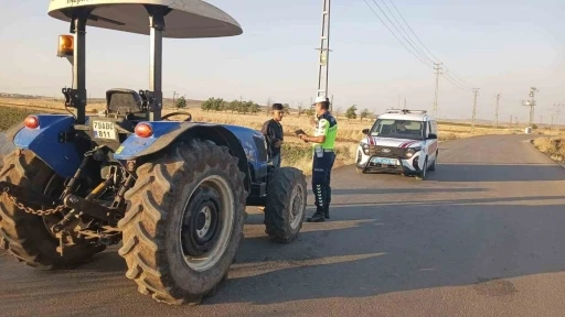 Kilis&rsquo;te trakt&ouml;r ve tarım ara&ccedil;larına trafik denetimi
