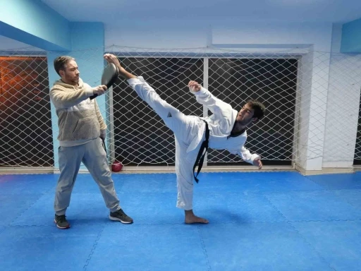 Kilo vermek i&ccedil;in başladı, şimdi taekwondoda d&uuml;nya şampiyonu olmayı istiyor
