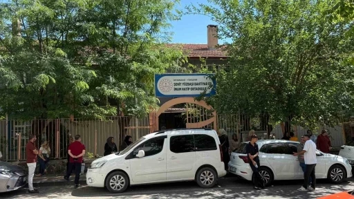 Kimliğe gerek yok demiş, sınava son bir dakikada yetiştirildi
