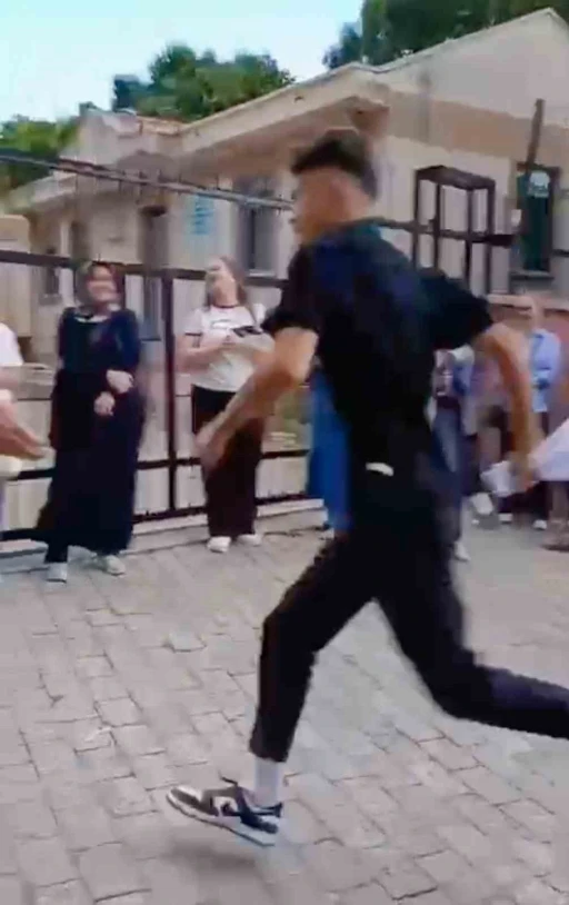Kimliğini son anda bulan &ouml;ğrenci maratoncuları aratmadı
