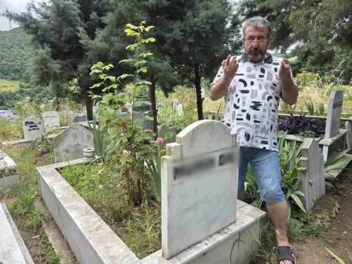 Kiracısına ulaşamayan ev sahibinden dikkat &ccedil;eken protesto
