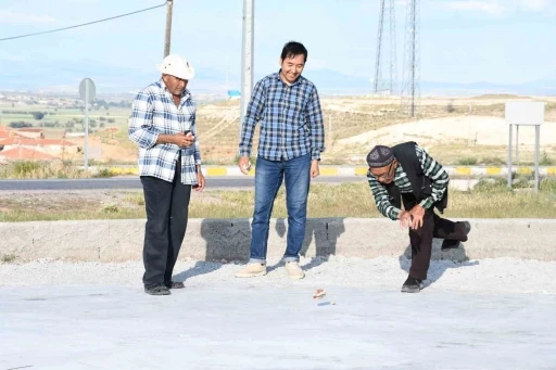 Kırgız Türkleri binlerce yıllık ata mirası olan ‘aşık oyunu’ geleneğini yaşatıyorlar
