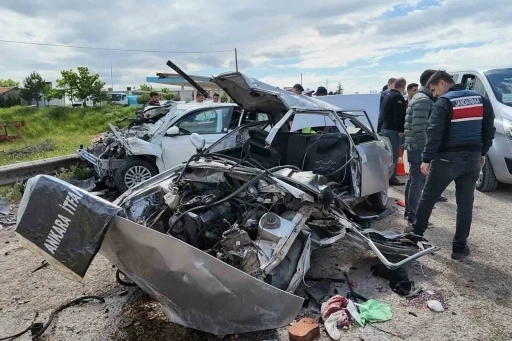 Kırıkkale&rsquo;de ara&ccedil;lar bir aileye mezar oldu: &Ouml;l&uuml; sayısı 3&rsquo;e y&uuml;kseldi, 6 kişinin tedavisi s&uuml;r&uuml;yor
