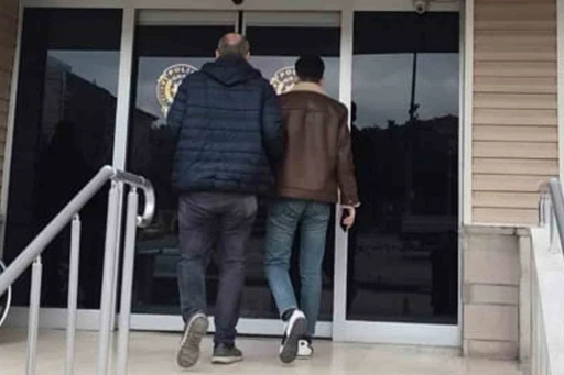 Kırıkkale&rsquo;de bilişim yoluyla hırsızlıktan aranan h&uuml;k&uuml;ml&uuml; polis operasyonuyla yakalandı
