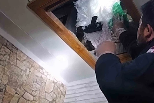 Kırıkkale&rsquo;de &ccedil;atıya gizlenen &ccedil;uvaldan Kalaşnikof &ccedil;ıktı
