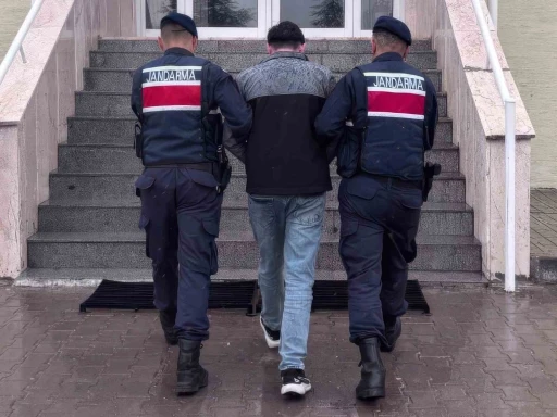 Kırıkkale&rsquo;de dolandırıcılık su&ccedil;undan aranan h&uuml;k&uuml;ml&uuml; yakalandı

