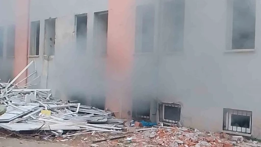 Kırıkkale&rsquo;de eski kamu binasında yangın
