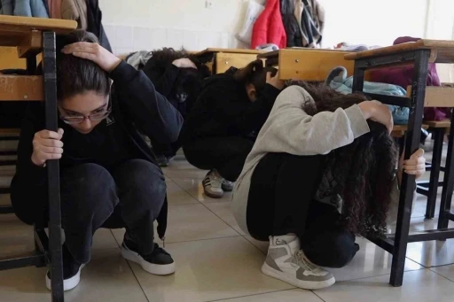 Kırıkkale&rsquo;de okullarda deprem ve tahliye tatbikatı
