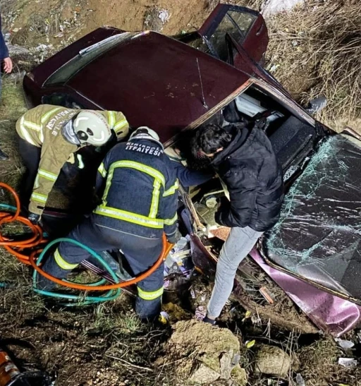 Kırıkkale&rsquo;de otomobil şarampole devrildi: 4 yaralı
