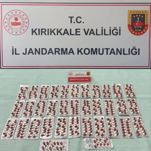 Kırıkkale’de şüpheli şahısların üzerinden uyuşturucu hap ele geçirildi
