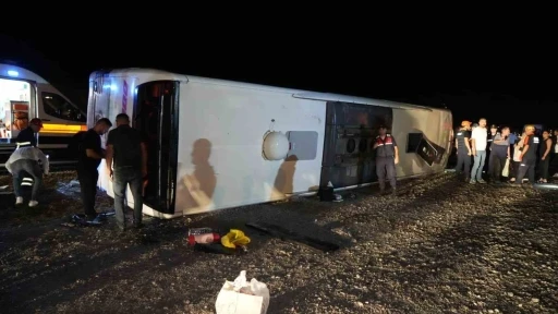 Kırıkkale&rsquo;de yolcu otob&uuml;s&uuml; devrildi: &Ccedil;ok sayıda yaralı var
