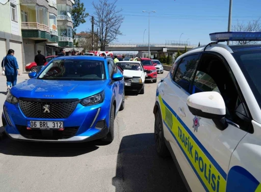 Kırıkkale’de zincirleme kazada anne ve 3 çocuğu yaralandı
