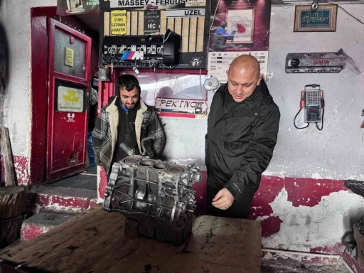 Kırıkksle Belediye Başkanı &Ouml;nal esnaf ve vatandaşlarla istişarede bulundu
