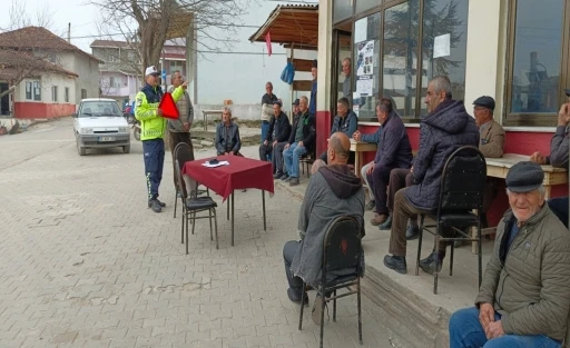 Kırklareli’nde traktör sürücüleri bilgilendirildi
