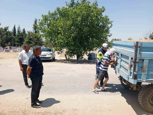 Kırklareli’nde traktör sürücüleri bilgilendirildi
