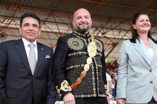 Kırkpınar Ağası Ufuk &Ouml;z&uuml;nl&uuml;, altın kemerin ebedi sahibi oldu
