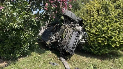 Kırmızı ışıkta ge&ccedil;erek kazaya neden oldu, g&ouml;zyaşlarına boğulan genci babası b&ouml;yle teselli etti
