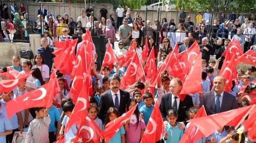 Kırşehir&rsquo;de 40 bin 376 &ouml;ğrenci karne heyecanı yaşadı
