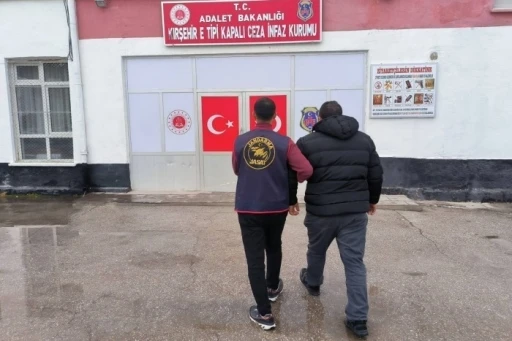 Kırşehir&rsquo;de aranan h&uuml;k&uuml;ml&uuml; yakalandı
