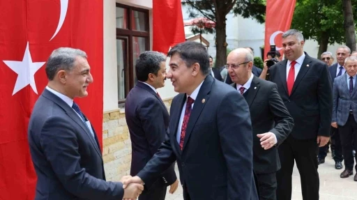 Kırşehir&rsquo;de devlet protokol&uuml; bayramlaştı
