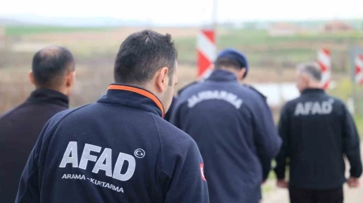 Kırşehir&rsquo;de kayıp şahıs termal kameralı dronlar ile aranıyor
