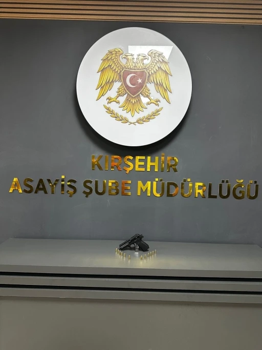 Kırşehir&rsquo;de ruhsatsız tabanca ve fişek ele ge&ccedil;irildi
