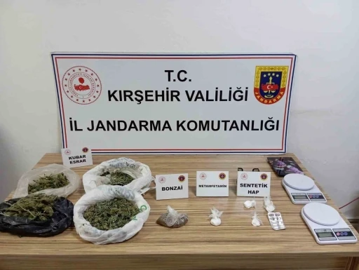Kırşehir&rsquo;de uyuşturucu tacirine su&ccedil;&uuml;st&uuml;
